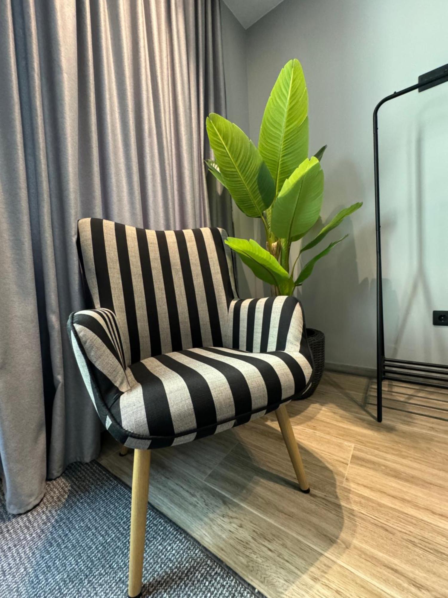 No9, Chic & Modern 2Bdr Apartment In The Centre Of Salonicco Esterno foto